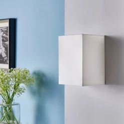 Hoekige, stoffen wandlamp Annalisa in wit