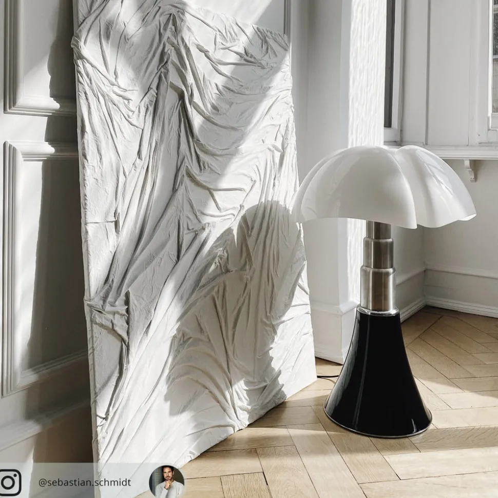 In hoogte verstelbare tafellamp PIPISTRELLO, zwart