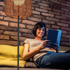 JUST LIGHT. Askia LED vloerlamp, rotan, IP54, touchdim