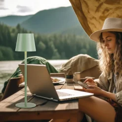 JUST LIGHT. Euria LED tafellamp, groen, ijzer, IP54