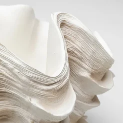 KARE Concha decoratieve vaas, hoogte 29 cm, gegoten steen, beige