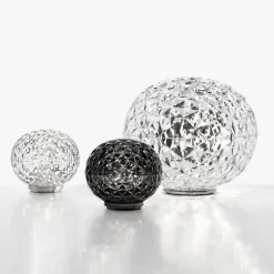 Kartell Mini Planet LED tafellamp, rookgrijs