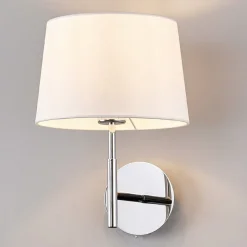 Knappe wandlamp Dorothea met wit stoffen scherm