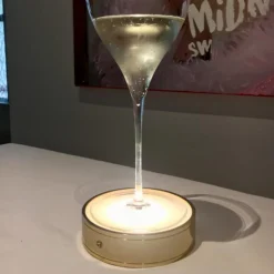 Knikerboker Bevici Su! USB-tafellamp, goud