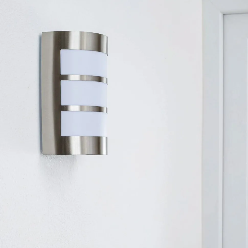 Kristian buitenwandlamp van roestvrij staal met strips