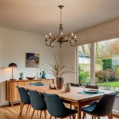 Kroonluchter Castle donker met de hand gepatineerd 8-lamps