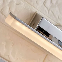 LED badkamer wandlamp Lucande, 32cm, chroom, metaal, IP44