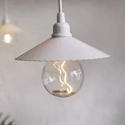 LED bol G95 E27 1W 2.200K met filament-optiek