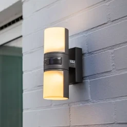 LED buiten wandlamp Cyra, 2-lamps, sensor