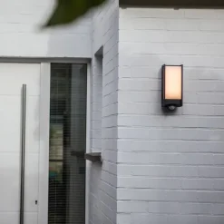 LED buiten wandlamp Qubo met bewegingsmelder