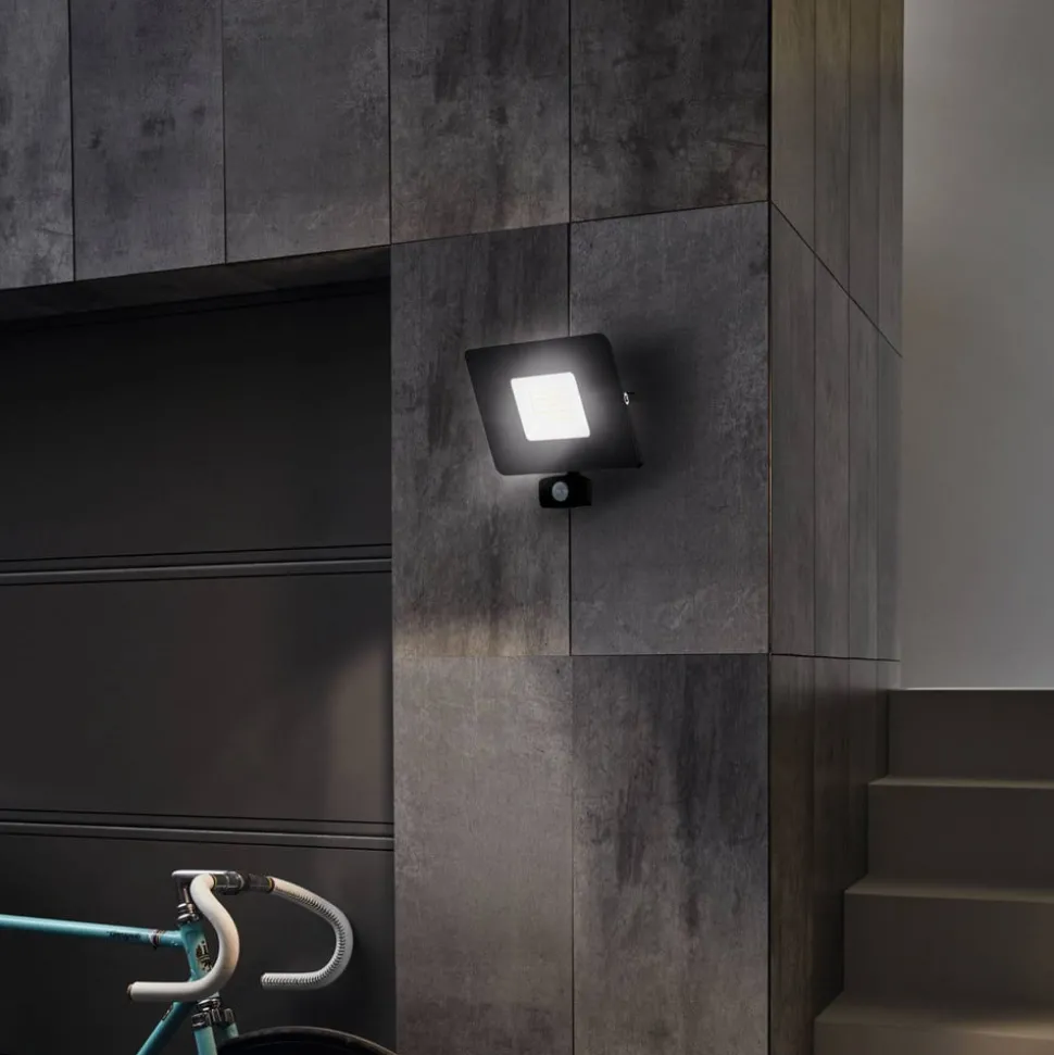 LED buitenspot Faedo 3 met sensor, zwart, 50W