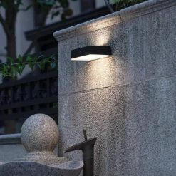 LED buitenwandlamp op zonne-energie Fadi, CCT