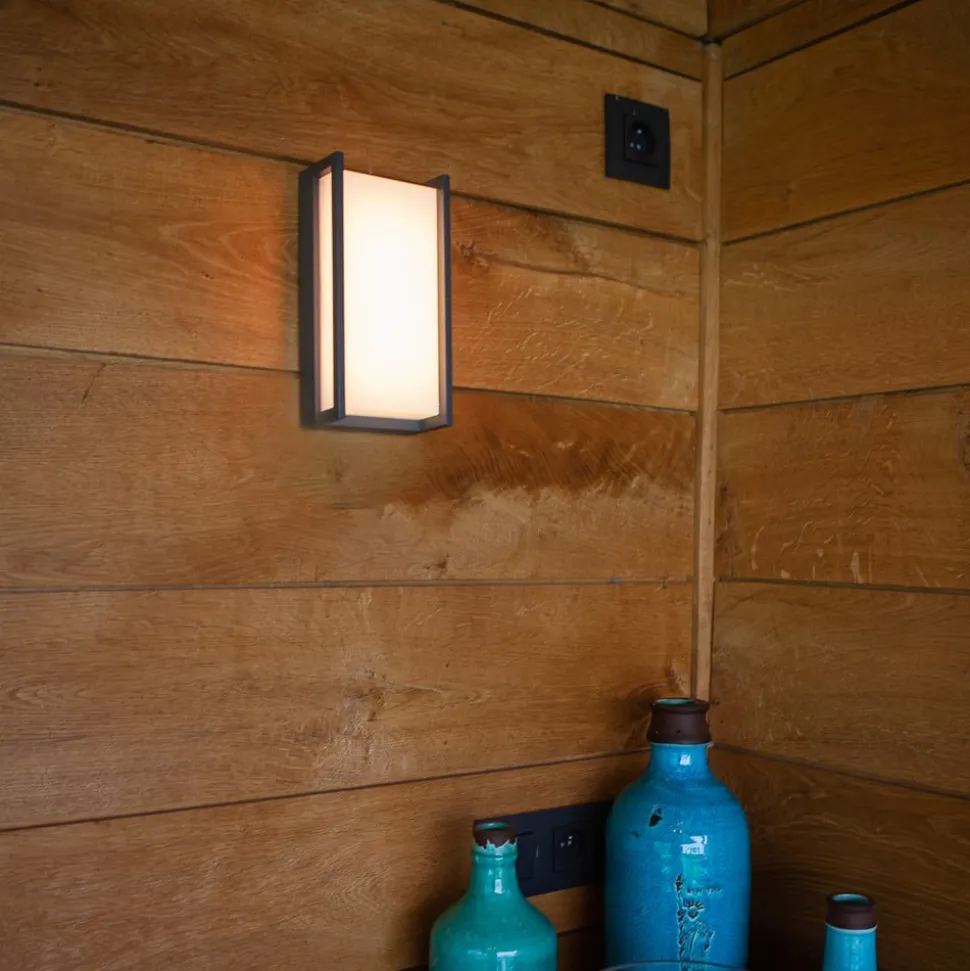 LED buitenwandlamp Qubo, RGBW smart bestuurbaar