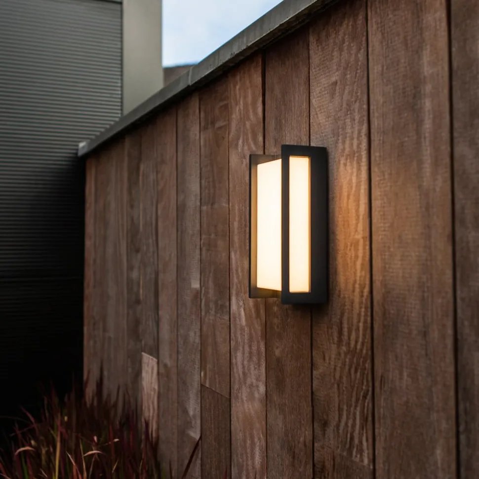 LED buitenwandlamp Qubo, RGBW smart bestuurbaar