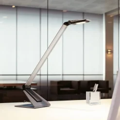 LED bureaulamp MAULsolaris, zilver, hoogte 64 cm