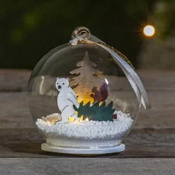 LED glasbol Forest Friends ijsbeer met boom