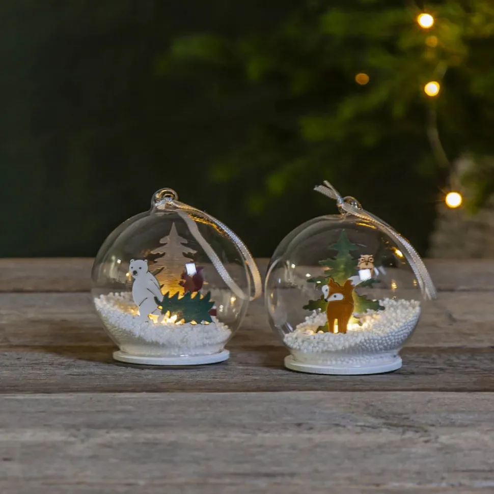 LED glasbol Forest Friends ijsbeer met boom
