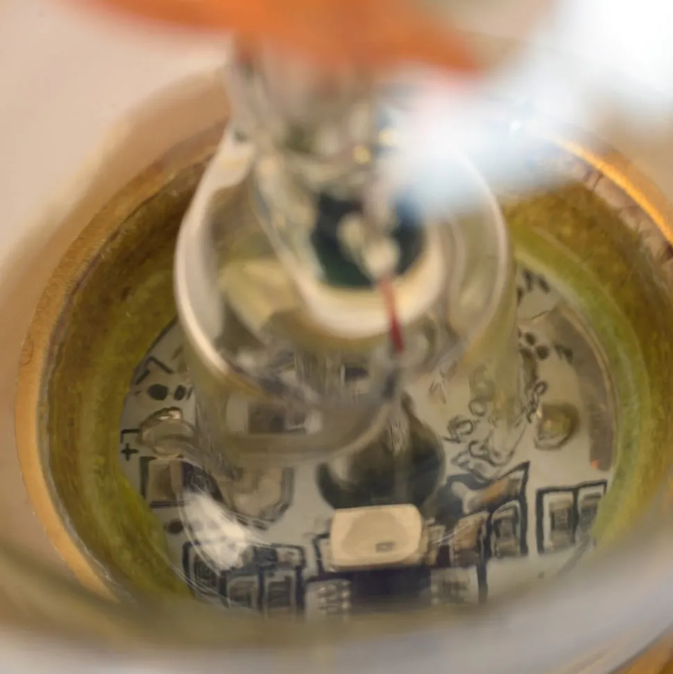 LED lamp E27 A60 4W 2.200K amber dag/nacht sensor