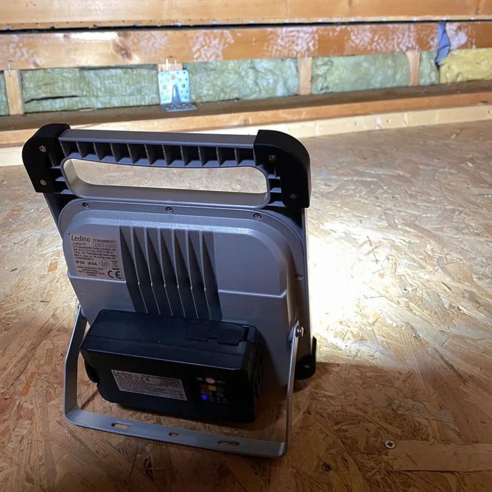 LED oplaadbare spot Veddel 50 W + 3W extra licht