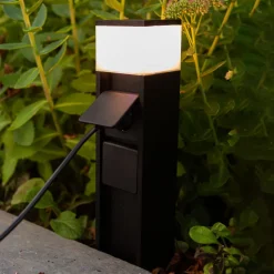 LED sokkellamp Mains met stopcontacten