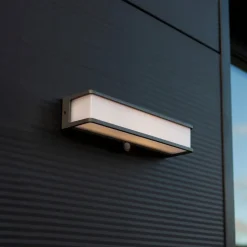LED solar wandlamp Doblo met sensor, breedte 35cm