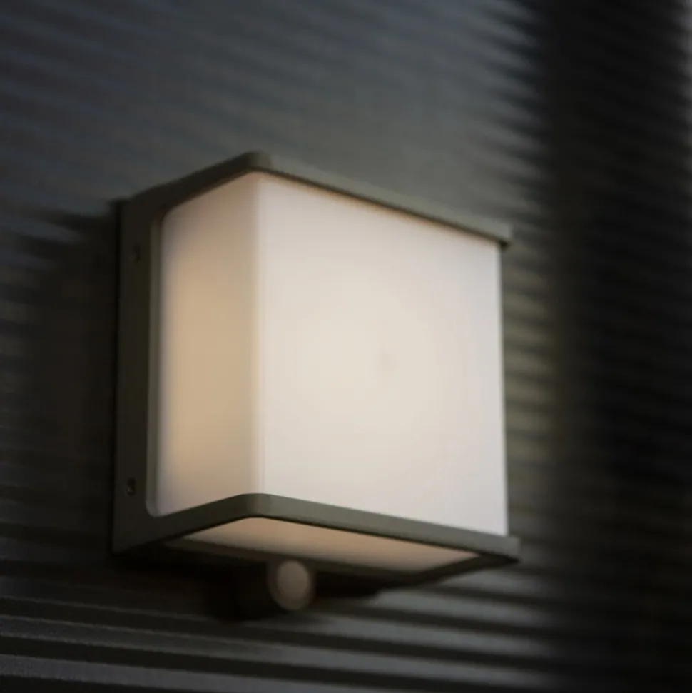 LED solar wandlamp Doblo met sensor, breedte 15cm