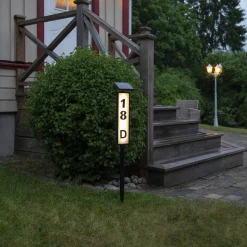 LED solar-tuinlamp Pathy met huisnummerweergave