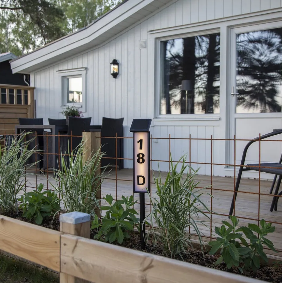 LED solar-tuinlamp Pathy met huisnummerweergave