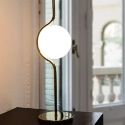 LED tafellamp Le Vita met opaalglas