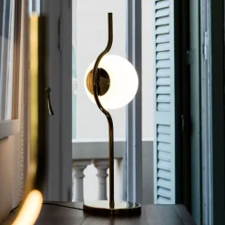 LED tafellamp Le Vita met opaalglas