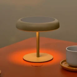 LED tafellamp op zonne-energie Elmer, groen, metaal, IP44