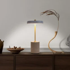 LED tafellamp Seta, accu, cement, kap grijs