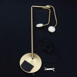 LED vloerlamp Cobra, 2-lamps, messing-mat