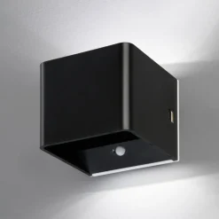 LED wandlamp Magnetics, zwart, USB, bewegingsmelder