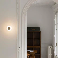 LED wandlamp Moy in goud met glazen kap