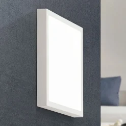 LED wandlamp Vika in vierkante vorm, 23 cm