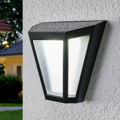 LED wandlamp Yago op zonne-energie, kap mat