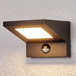 LED-buitenwandlamp Levvon met kunststofdiffusor