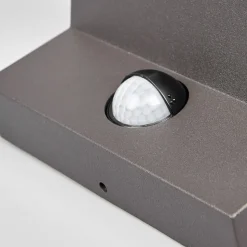 LED-buitenwandlamp Levvon met kunststofdiffusor