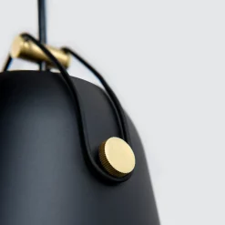 LEDS-C4 Napa hanglamp, Ø 18 cm, zwart-goud