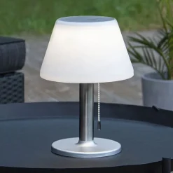 LED-solar-tafellamp Solia met trekschakelaar