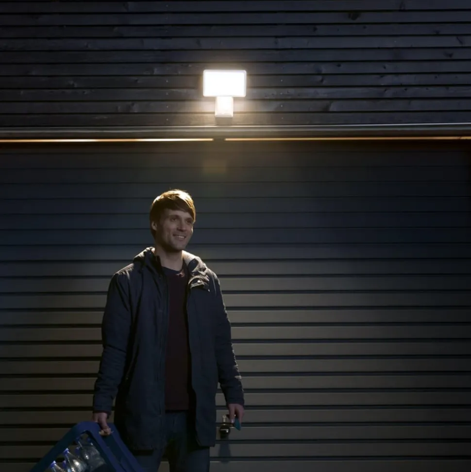 LEDVANCE Endura Pro Flood Sensor LED Spot 15W wit