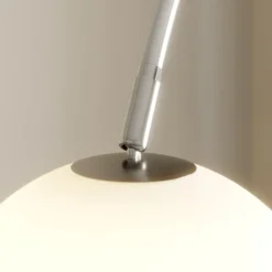 Lindby booglamp Cynthia, nikkelkleurig, glas, 140 cm, E27