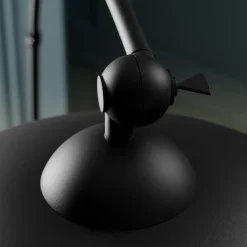 Lindby booglamp Jonera, zwart, metaal, E27, hoogte 185cm