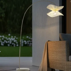 Lindby buiten vloerlamp Valdorin, beige, 199 cm, IP44