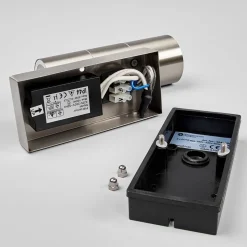 Lindby buitenwandlamp Eyrin, hoogte 22 cm, roestvrij staal, sensor