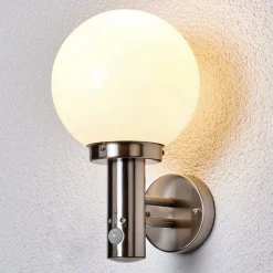 Lindby buitenwandlamp Nada, roestvrij staal, glas, sensor, E27