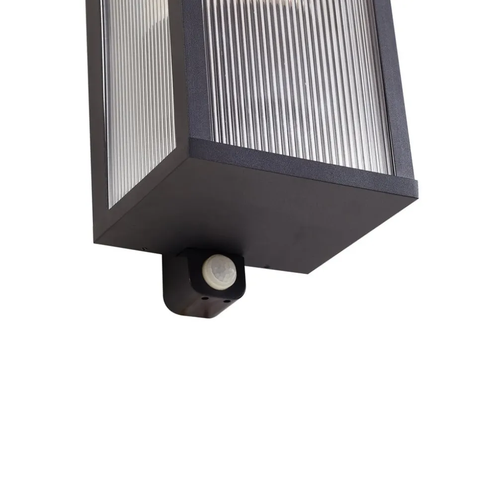 Lindby buitenwandlamp Peldar, sensor, geribbeld, IP44, E27