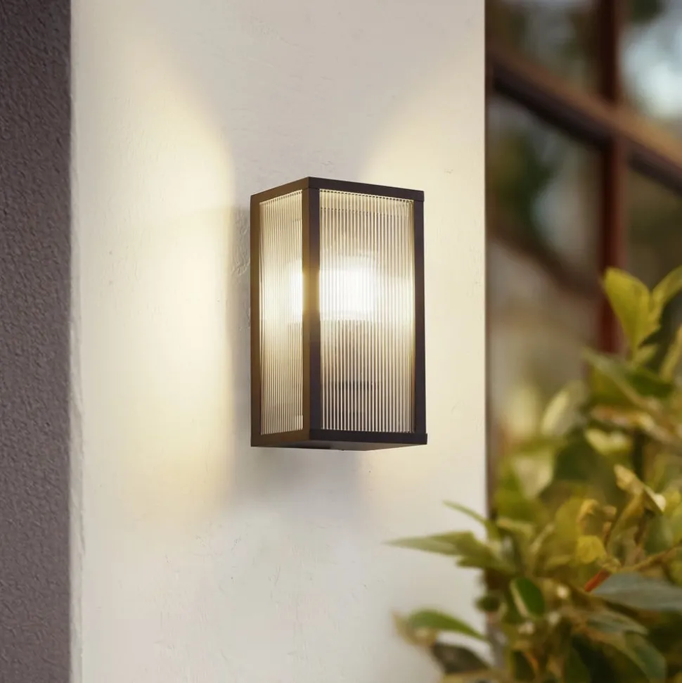 Lindby buitenwandlamp Peldar, 26 cm, geribbeld, IP44, E27