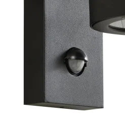 Lindby buitenwandlamp Yrene, 20cm, zwart, sensor, riffle